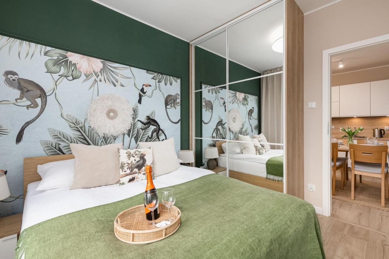 Luxurious Apartment Nadmorskie Tarasy Kolobrzeg By Renters Prestige Екстер'єр фото