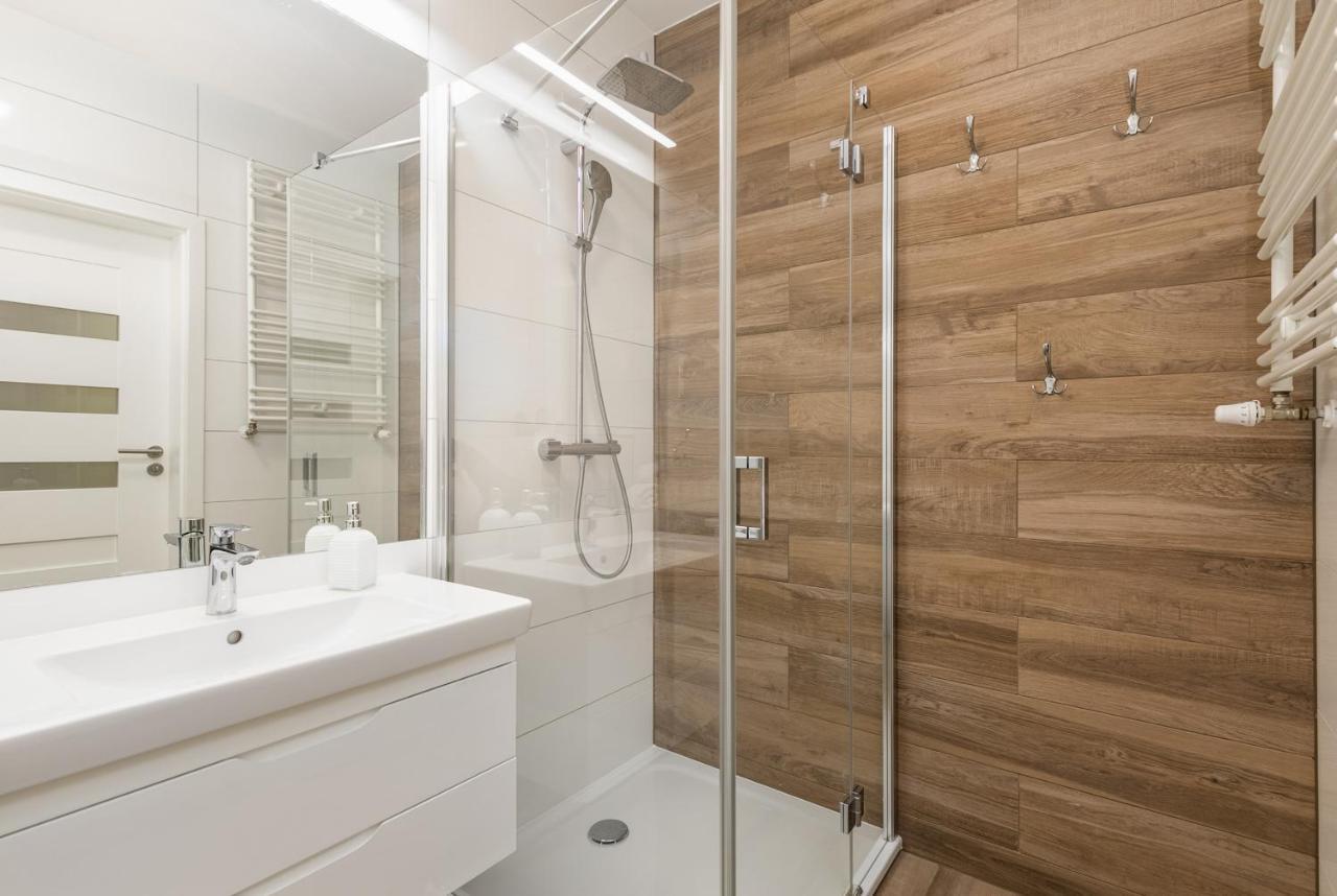 Luxurious Apartment Nadmorskie Tarasy Kolobrzeg By Renters Prestige Екстер'єр фото