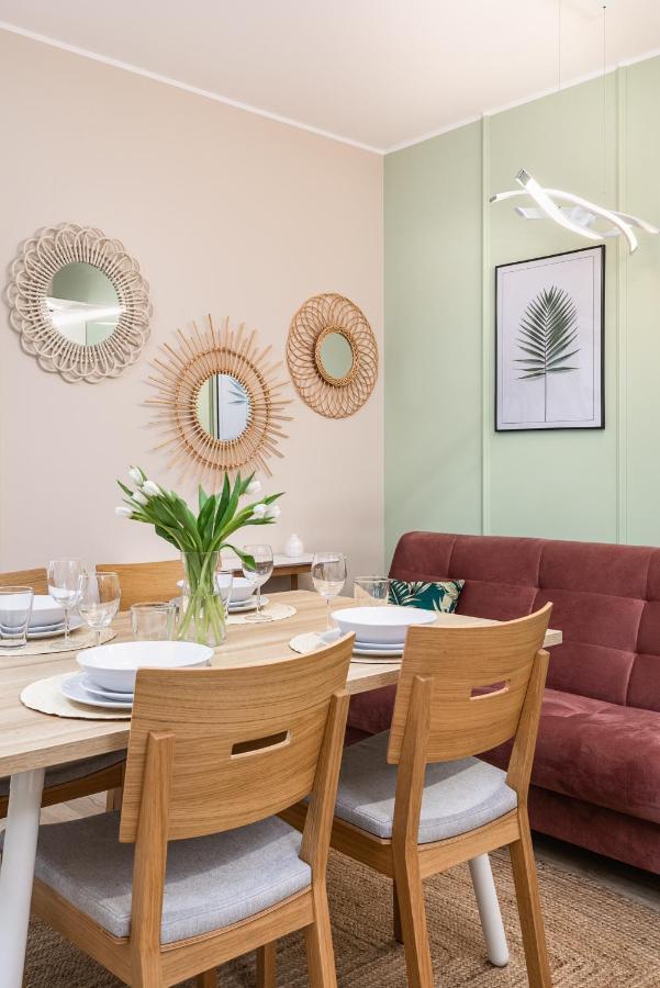 Luxurious Apartment Nadmorskie Tarasy Kolobrzeg By Renters Prestige Екстер'єр фото