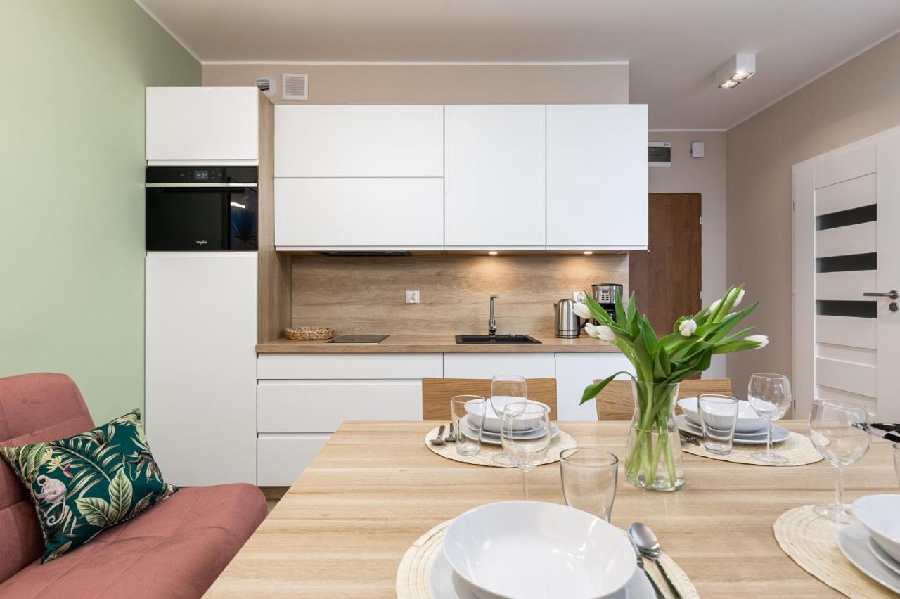 Luxurious Apartment Nadmorskie Tarasy Kolobrzeg By Renters Prestige Екстер'єр фото