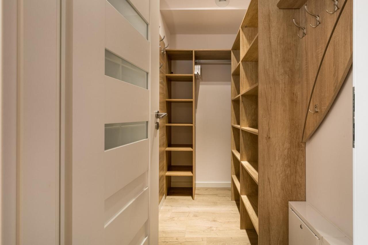 Luxurious Apartment Nadmorskie Tarasy Kolobrzeg By Renters Prestige Екстер'єр фото